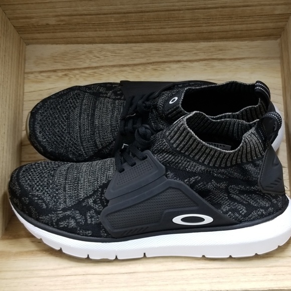 oakley running shoes